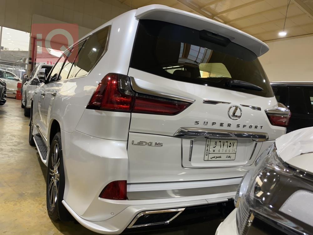 Lexus LX